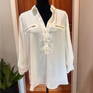 Woman’s blouse.  light and comfy size xl